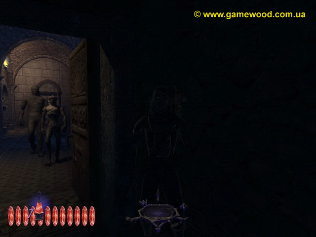 Скриншот игры Thief 3: Deadly Shadows («Thief 3: Тень смерти») | PC | Опасные статуи